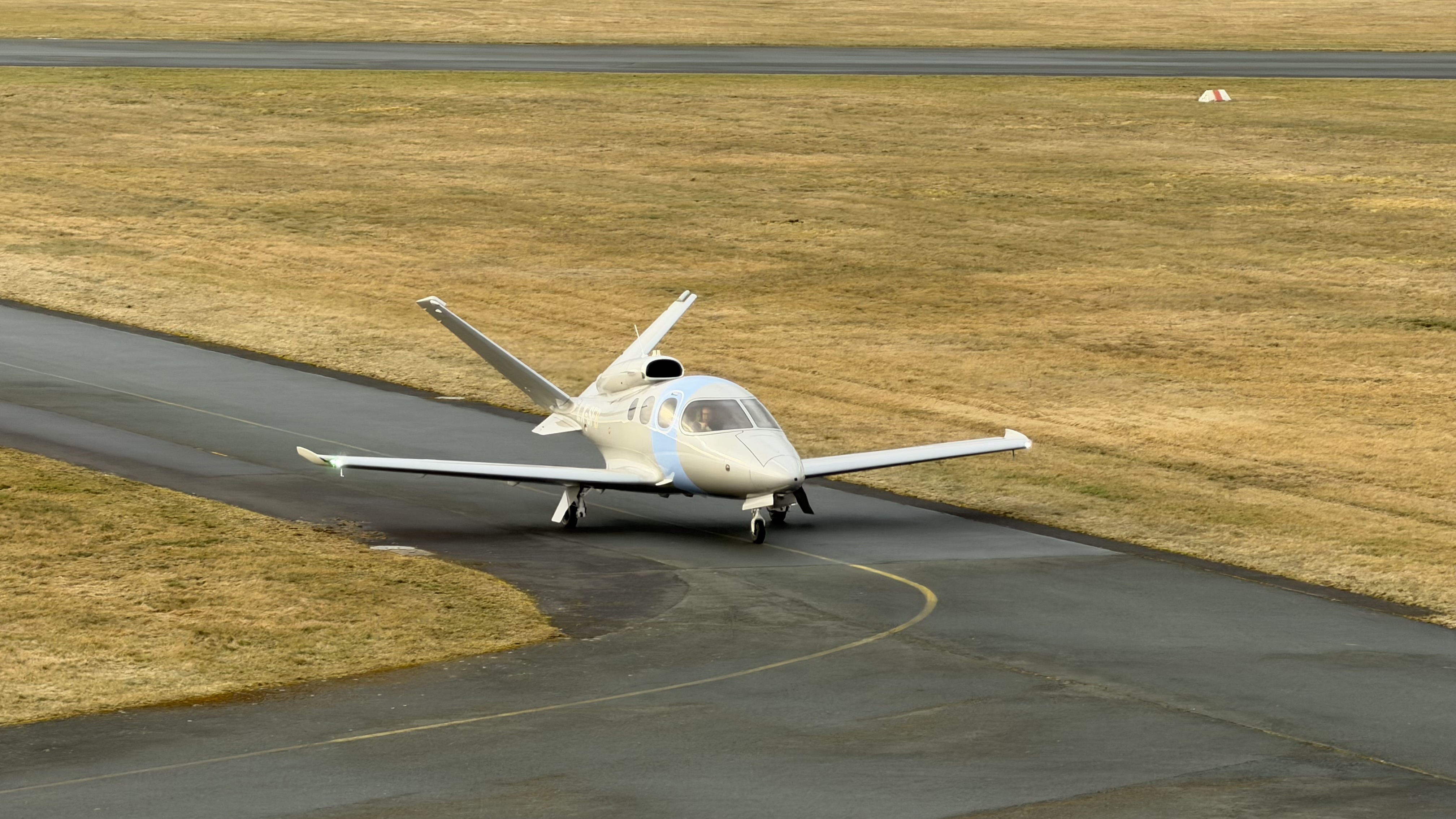 cirrus-sf-50-taxiway-a.jpeg